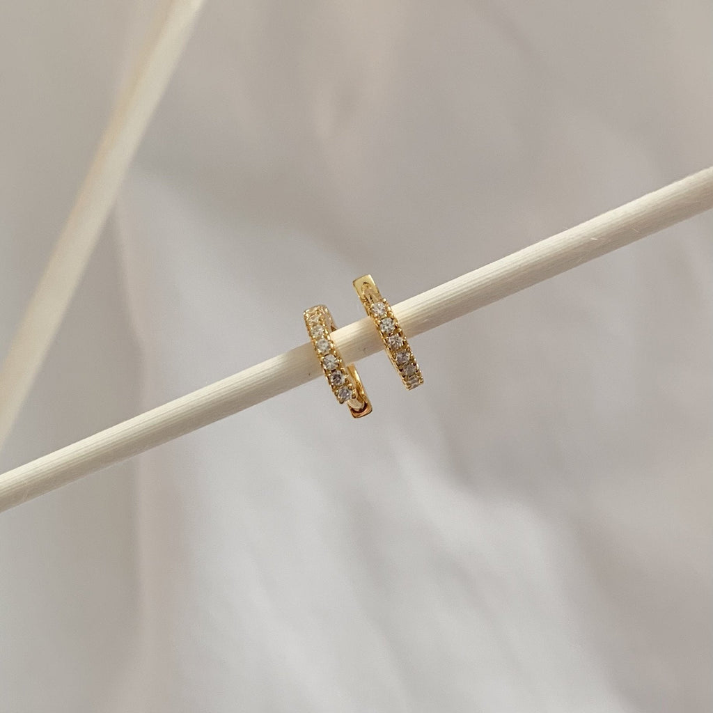 Tara Huggies Gold - White Zirconia