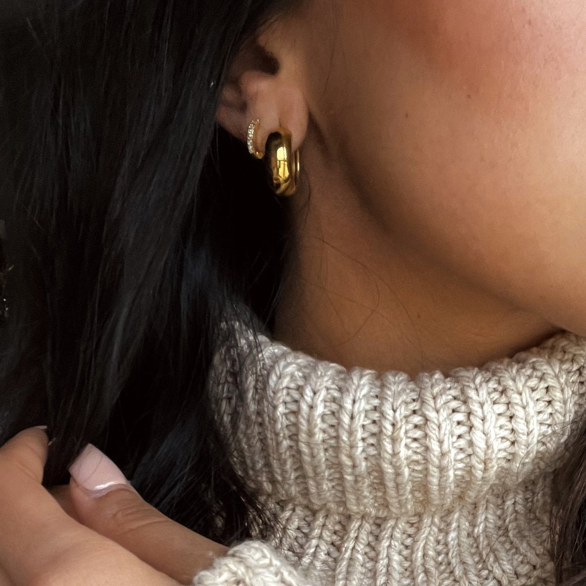 Tara Huggies Gold - White Zirconia